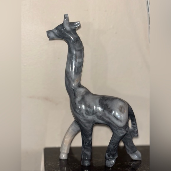 VINTAGE Genuine Shell Jasper Giraffe Sculpture โข Hand-Carved Stone Figurine - Picture 12 of 14